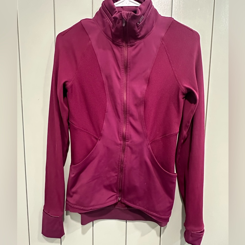 Lululemon Far and Free Jacket Marvel 6